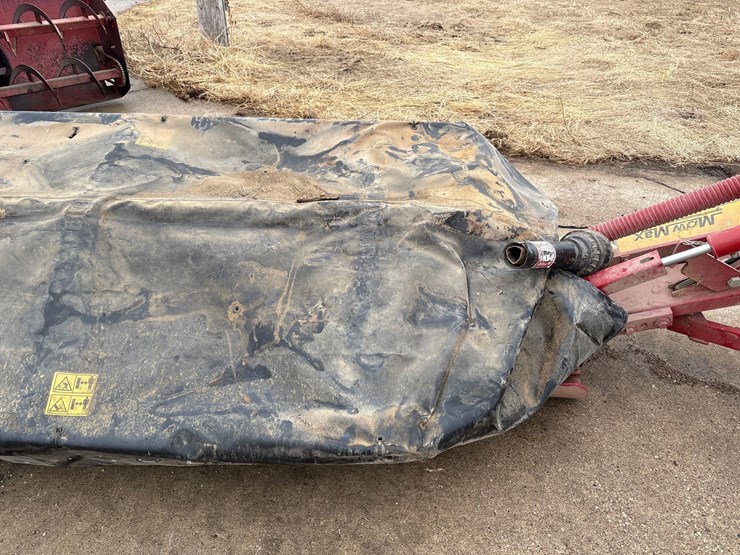 2014-new-holland-h6740-image-18