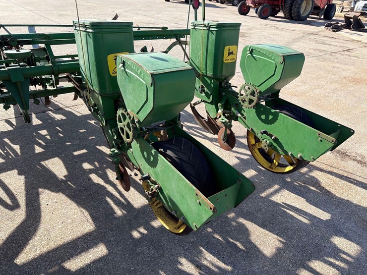 john-deere-1240-image-10