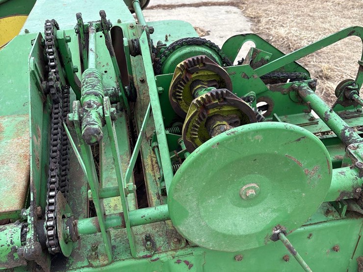 john-deere-24t-image-19