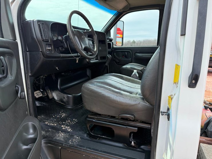 #205-•-lot-205-image-42