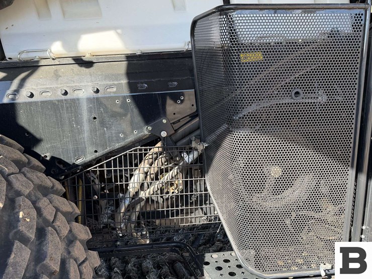 2025-case-ih-8260-image-27