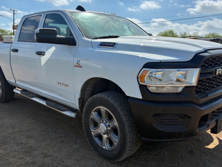 2022-dodge-2500-image-2