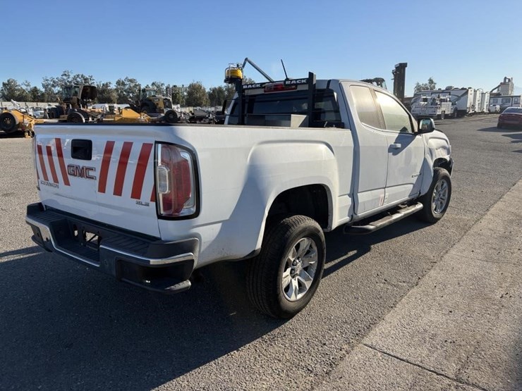2019-gmc-canyon-sle-image-3