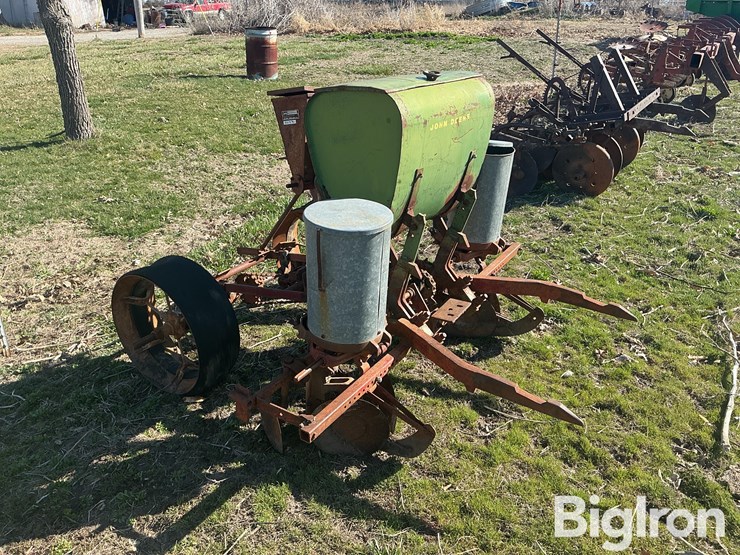 2r40-planter-image-3