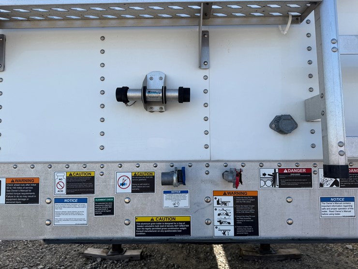 2022-wilson-hopper-bottom-image-39