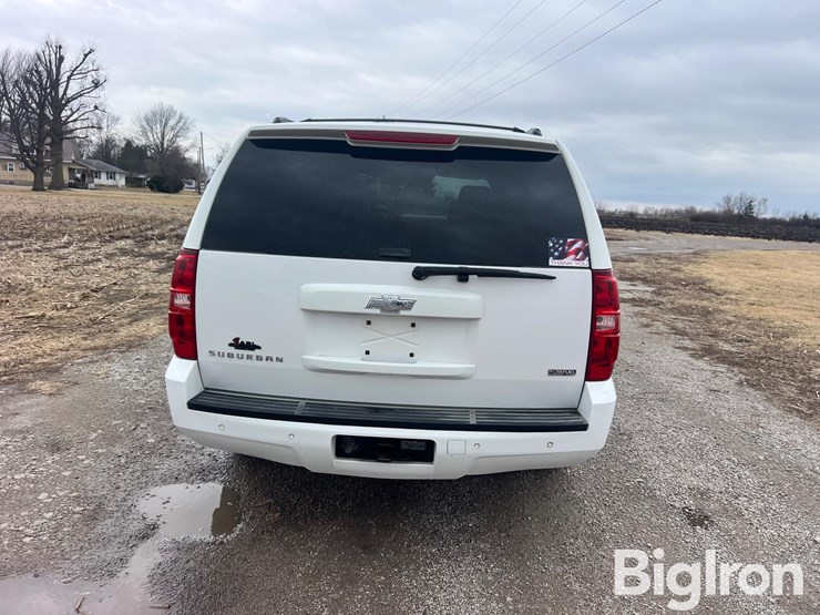 2007-chevrolet-suburban-image-6