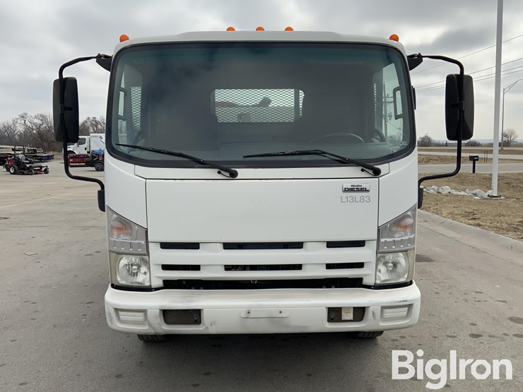 2013-isuzu-nrr-image-2