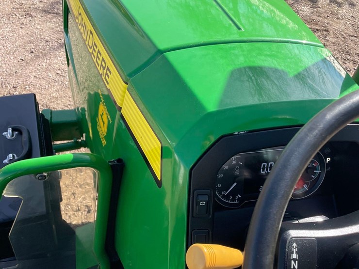 2017-john-deere-5085m-image-27
