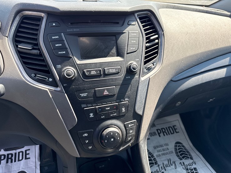 2015-hyundai-santa-fe-image-29