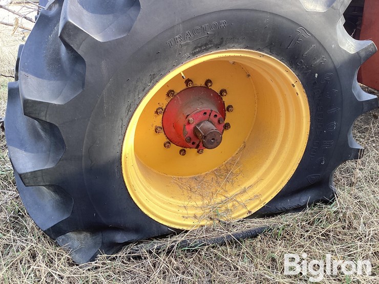 1982-versatile-555-image-17