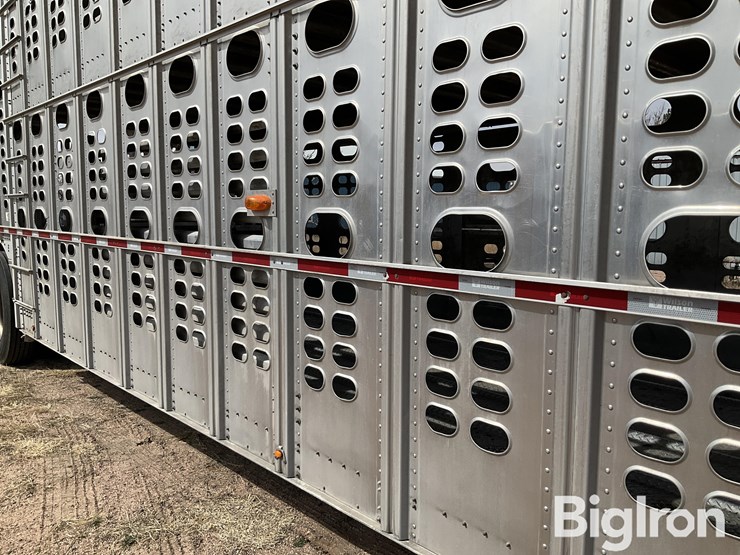2015-wilson-livestock-trailer-image-18