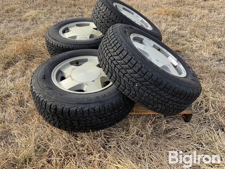 chevrolet-suburban-image-4