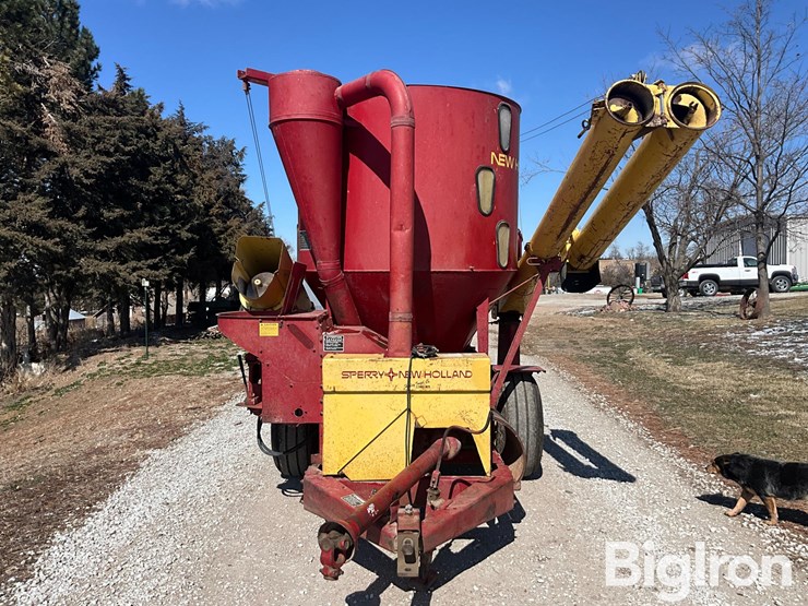 new-holland-355-image-2