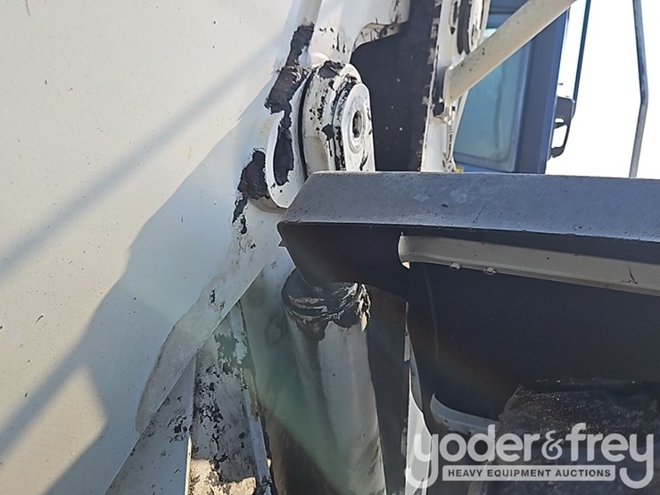 2015-caterpillar-938k-image-17