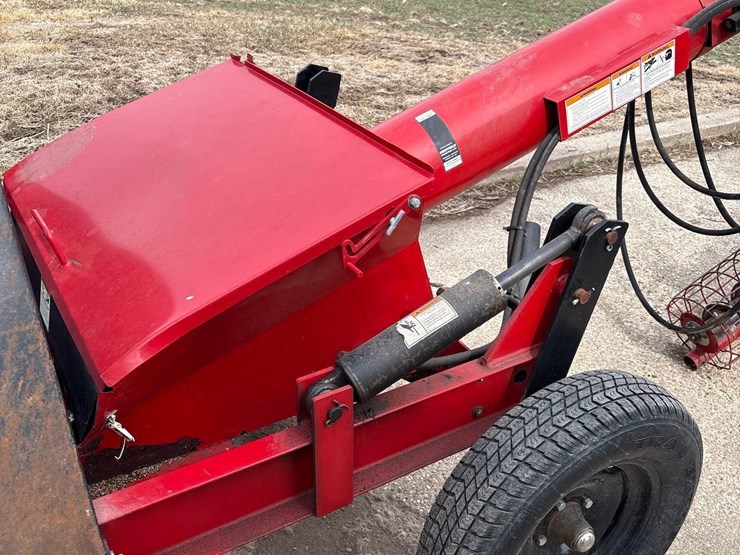 westfield-drive-over-pit-image-10