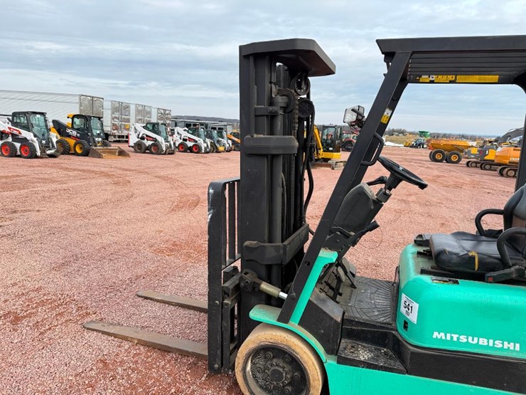 mitsubishi-fgc30k-image-21