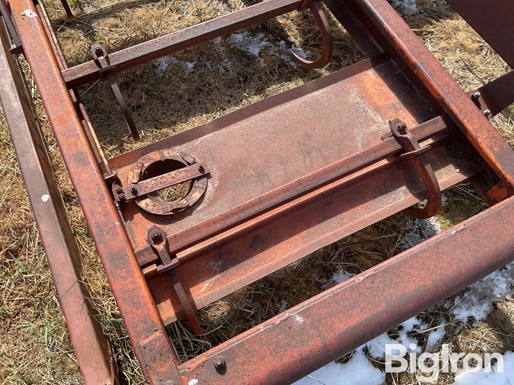 farmhand-8-bale-image-13