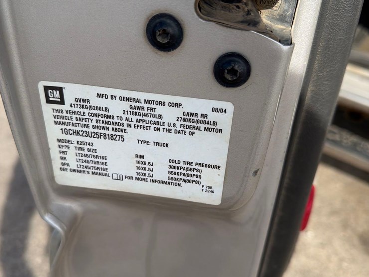 2005-chevrolet-k2500-image-33