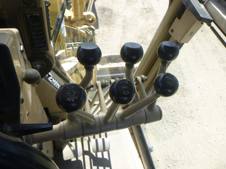 caterpillar-143h-image-28