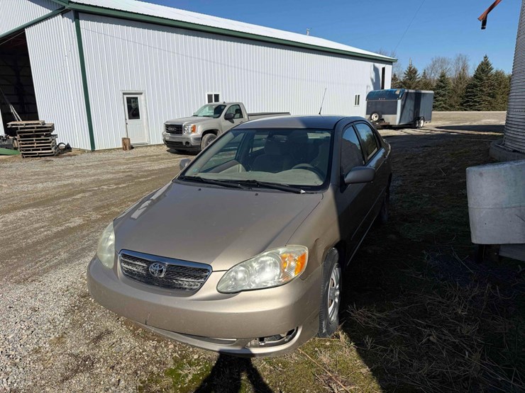 toyota-corolla-le-image-3