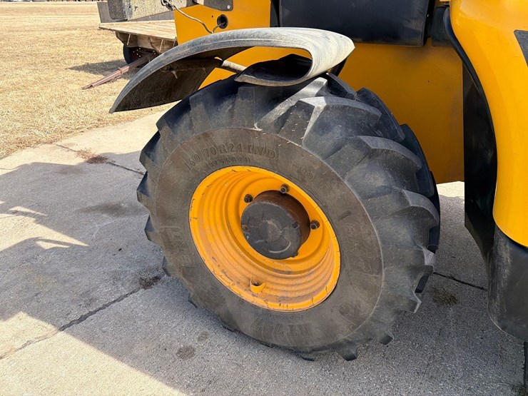 2012-jcb-535-95-image-15