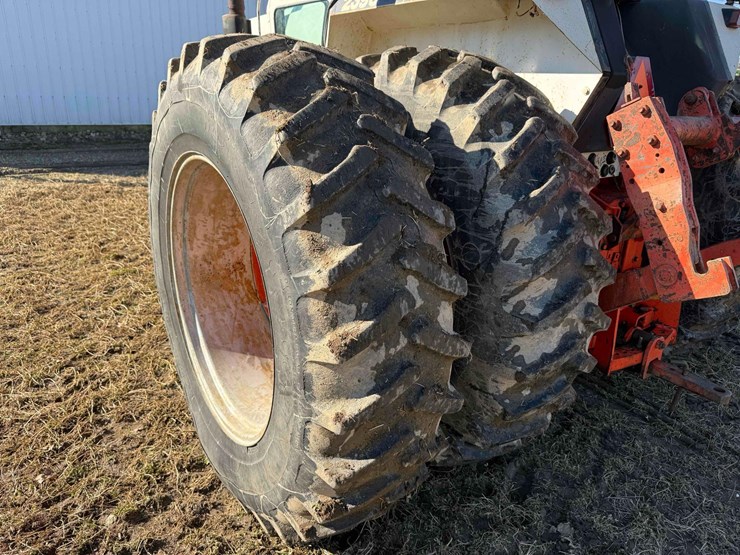 case-2390-tractor-image-13