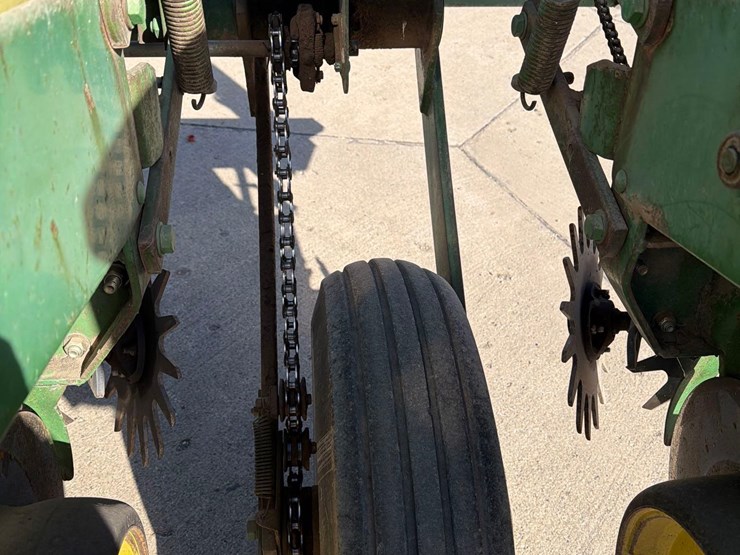john-deere-7000-image-12