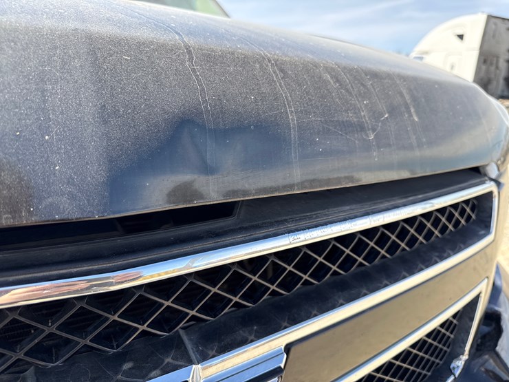 2010-chevrolet-tahoe-image-38