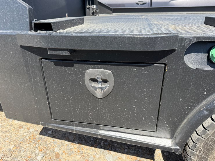 2019-chevrolet-3500hd-image-14