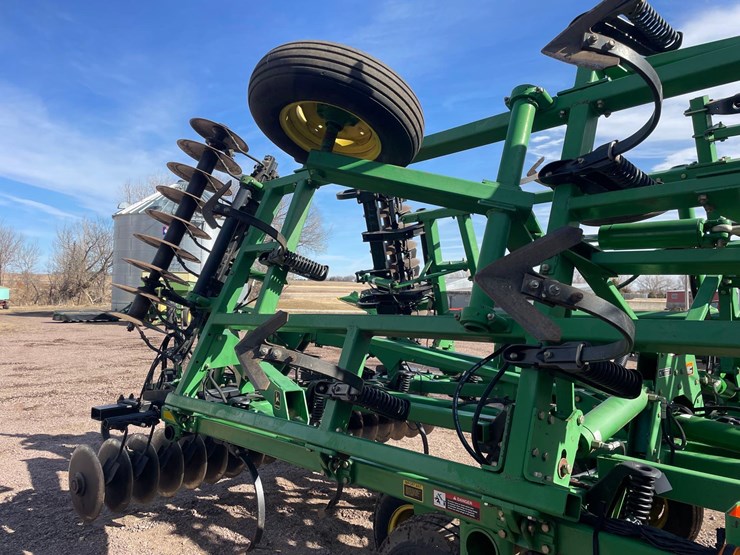 john-deere-726-image-25