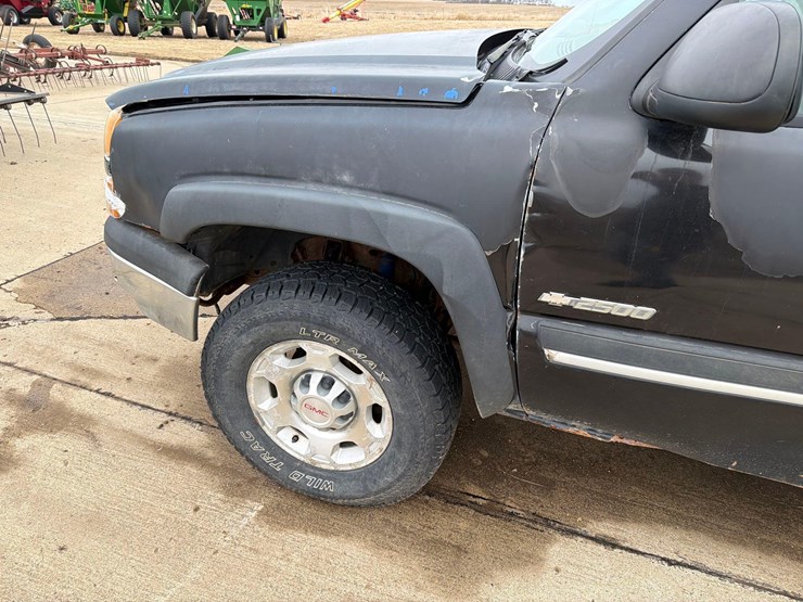 2004-chevrolet-2500-image-10