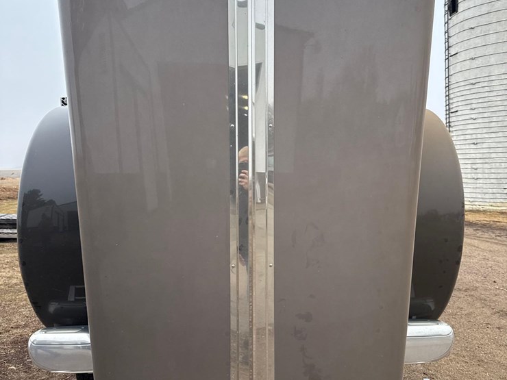 2016-peterbilt-389-image-116