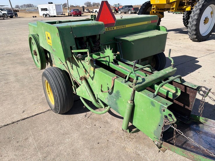 john-deere-336-image-5