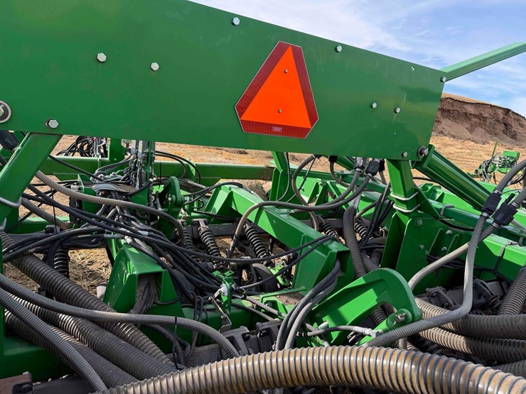 2011-john-deere-1890-image-26