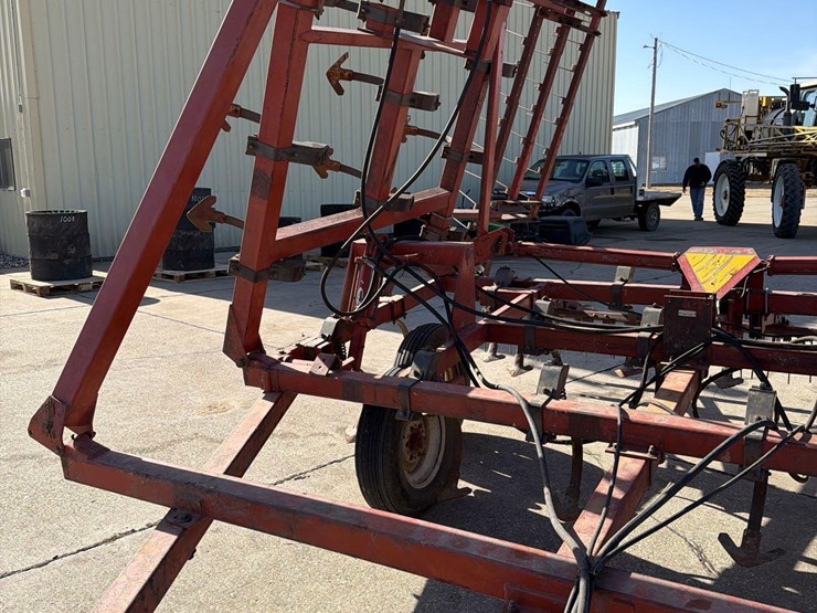 hesston-2210-image-8