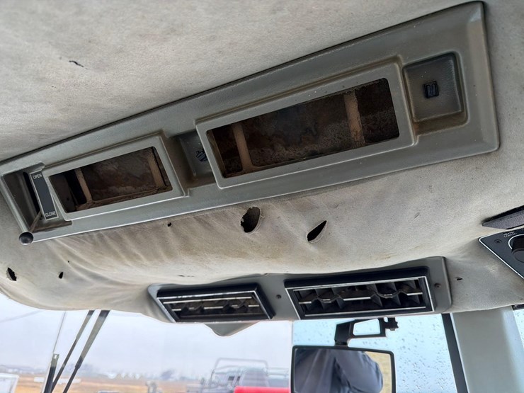 agco-white-6145-image-51