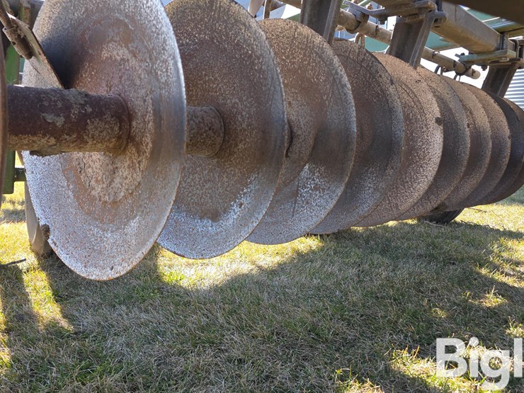 john-deere-220-image-19