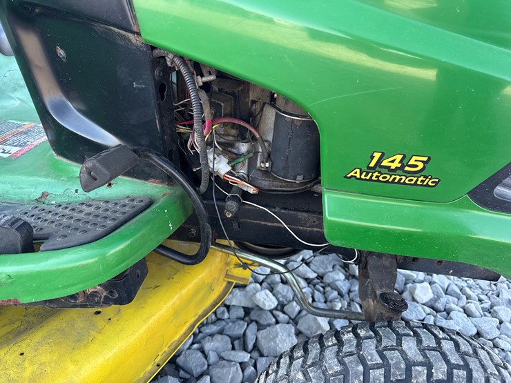 john-deere-145-image-8