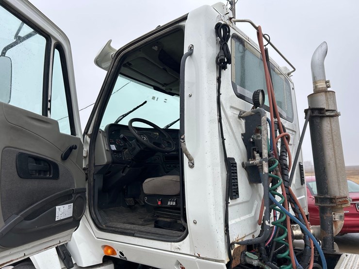 2011-international-prostar-image-45