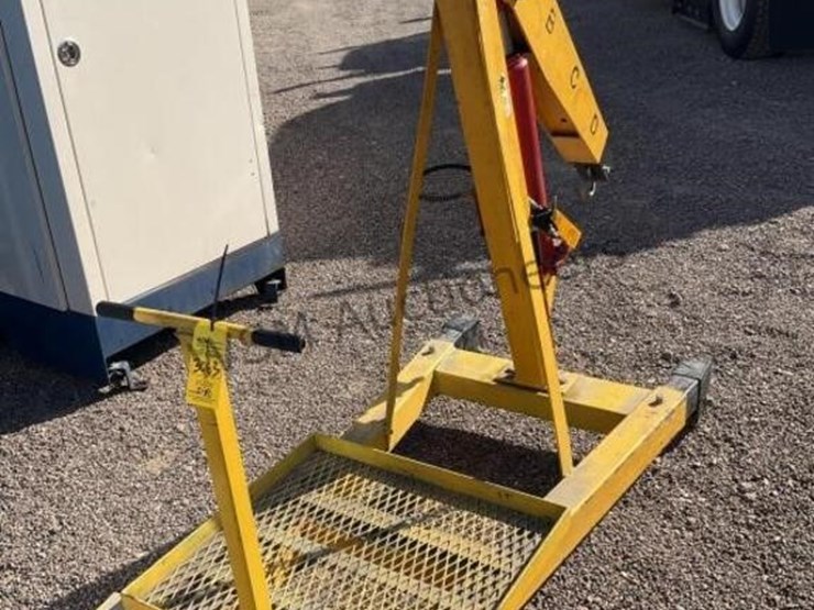 vestil-6000lbs-capacity-shop-lift-image-2