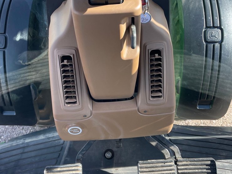 2007-john-deere-8230-image-50