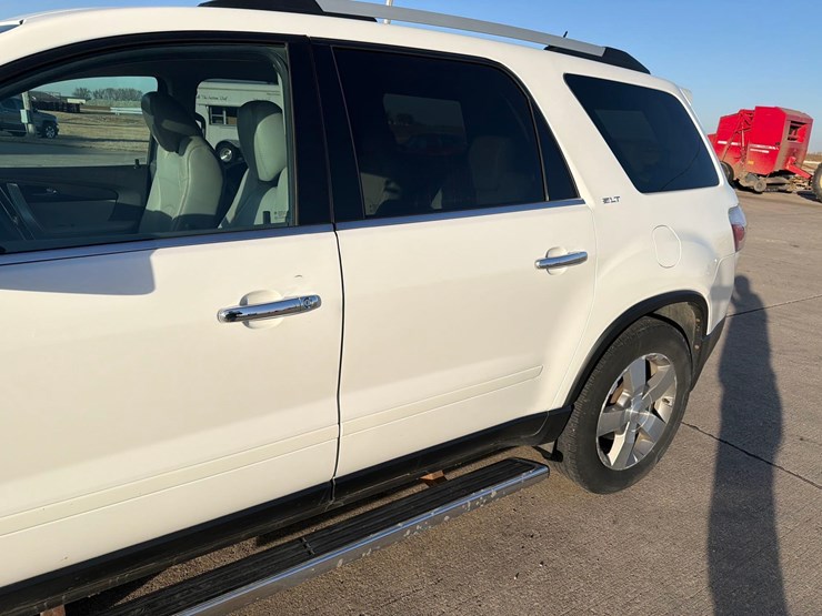 2010-gmc-acadia-slt-image-7