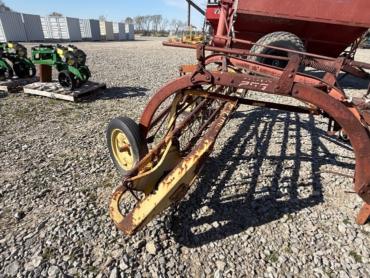 new-holland-256-image-29