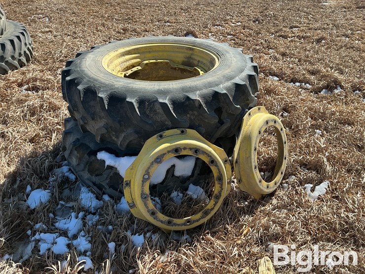 john-deere-380-image-2