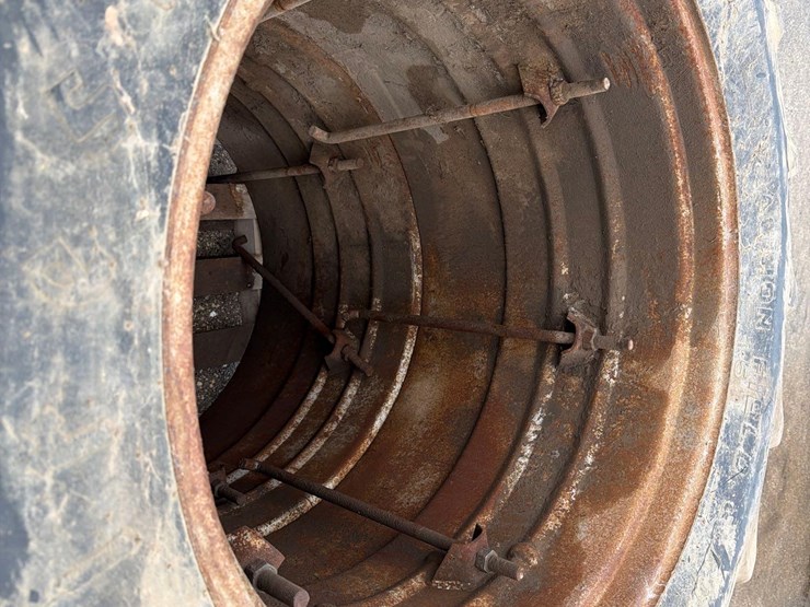 2–18.4-34-tractor-clamp-on-duals-image-7