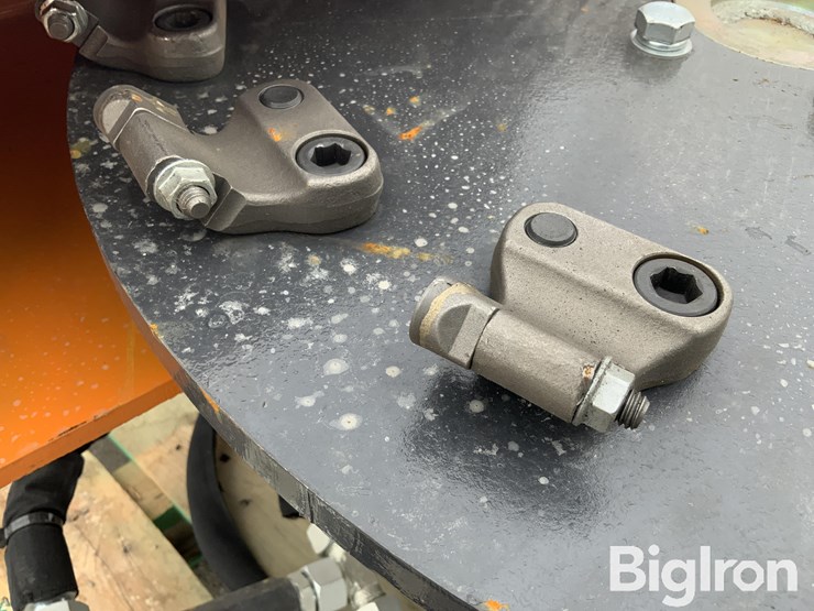 2025-massey-ferguson-730-image-19