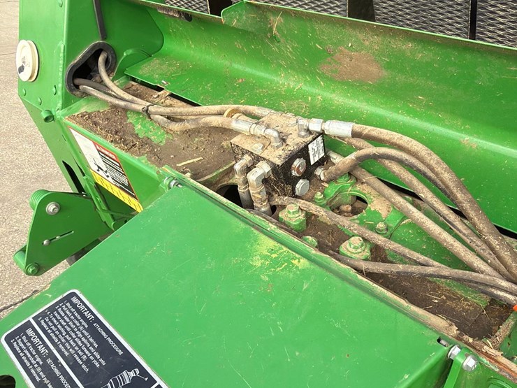 john-deere-568-image-26