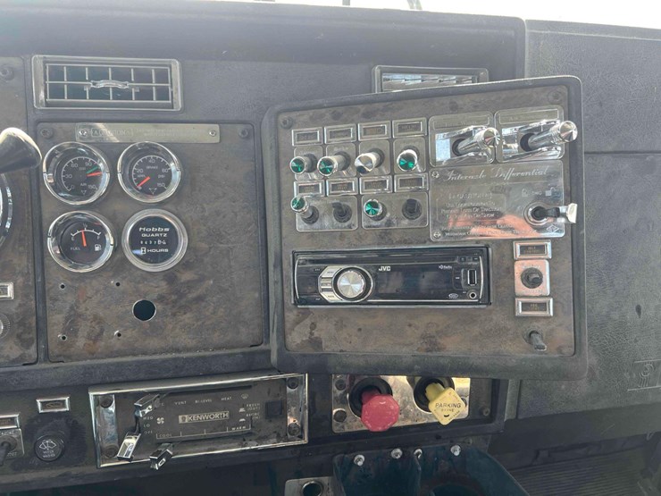 1995-kenworth-t800b-image-9