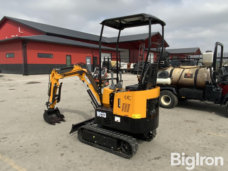 2025-massey-ferguson-730-image-7