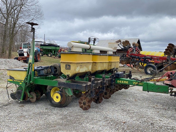 john-deere-7240-image-26